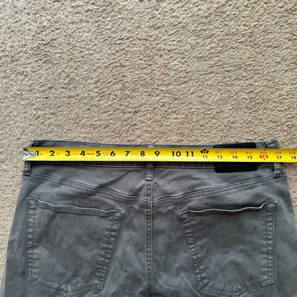 Lucky Brand Jeans Mens 34x32 Straight Leg Grey Denim Mid Rise Pockets - Picture 7 of 13